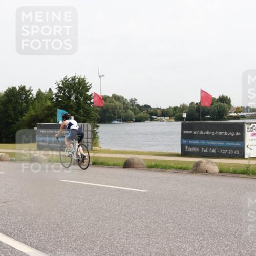 15.06.2025 - 27. Vierlanden-Triathlon H.Heesch http://msf.ph/oto/8000748 15.06.2025 10:27:59 Radfahren 73, 485, 533 meine-sportfotos.de