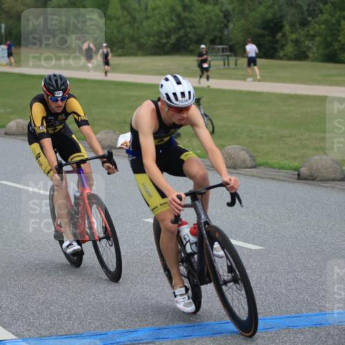 21.06.2025 - 27. Vierlanden-Triathlon H.Heesch http://msf.ph/oto/8000757 15.06.2025 12:37:01 Radfahren 754, 904, 927, 978, 1005, 1034, 1035, 1036, 1037, 1038 meine-sportfotos.de