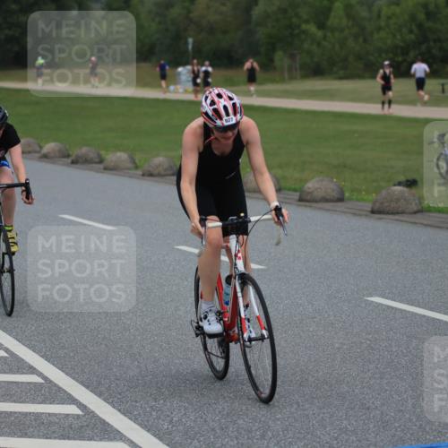 21.06.2025 - 27. Vierlanden-Triathlon H.Heesch http://msf.ph/oto/8000813 15.06.2025 12:37:03 Radfahren 904, 927, 978, 1005, 1034, 1035, 1036, 1037, 1038 meine-sportfotos.de