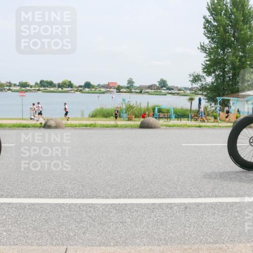 21.06.2025 - 27. Vierlanden-Triathlon H.Heesch http://msf.ph/oto/8000822 15.06.2025 12:34:12 Radfahren 994, 995, 996, 997, 998 meine-sportfotos.de