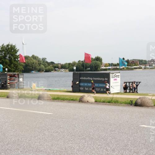 15.06.2025 - 27. Vierlanden-Triathlon H.Heesch http://msf.ph/oto/8000848 15.06.2025 11:43:09 Radfahren 688, 817, 853, 854 meine-sportfotos.de