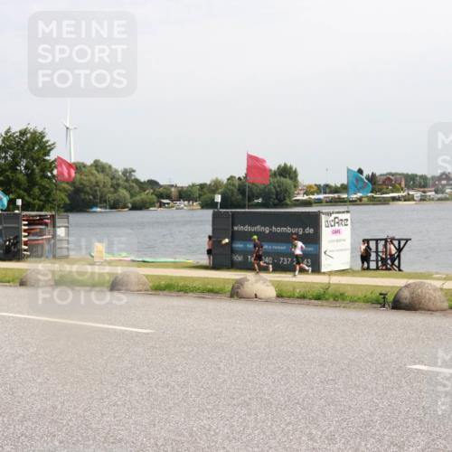 15.06.2025 - 27. Vierlanden-Triathlon H.Heesch http://msf.ph/oto/8000855 15.06.2025 11:43:09 Radfahren 688, 817, 853, 854 meine-sportfotos.de