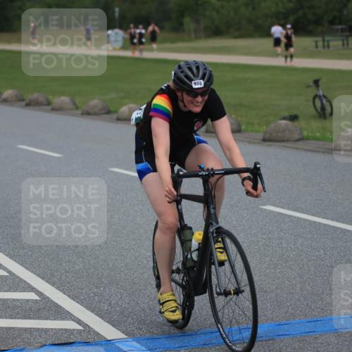 21.06.2025 - 27. Vierlanden-Triathlon H.Heesch http://msf.ph/oto/8000863 15.06.2025 12:37:04 Radfahren 904, 927, 978, 1005, 1034, 1035, 1037, 1038 meine-sportfotos.de