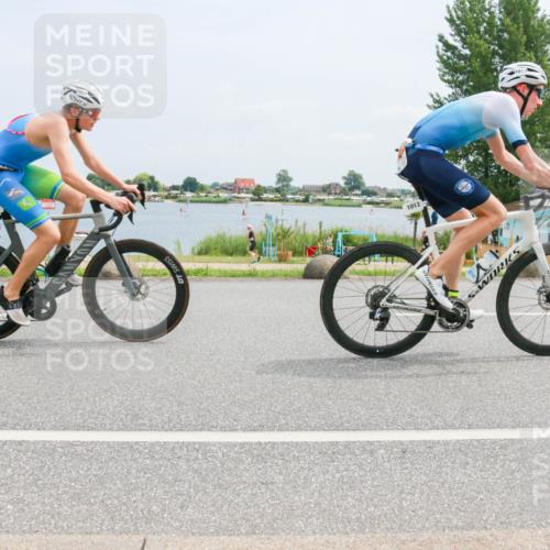 21.06.2025 - 27. Vierlanden-Triathlon H.Heesch http://msf.ph/oto/8000871 15.06.2025 12:34:35 Radfahren 891, 944, 1009, 1010, 1011, 1012, 1013 meine-sportfotos.de