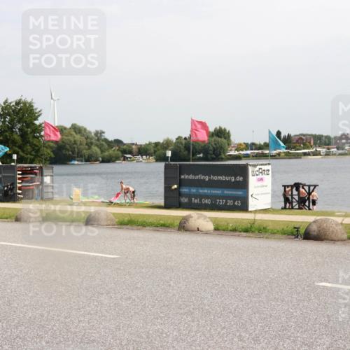 21.06.2025 - 27. Vierlanden-Triathlon H.Heesch http://msf.ph/oto/8000889 15.06.2025 11:43:18 Radfahren 681, 741, 810 meine-sportfotos.de