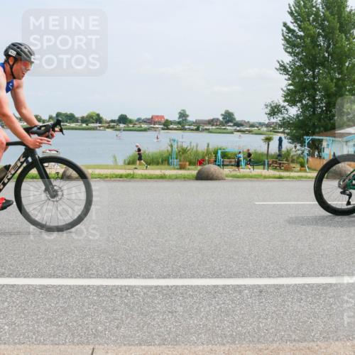 21.06.2025 - 27. Vierlanden-Triathlon H.Heesch http://msf.ph/oto/8000898 15.06.2025 12:34:35 Radfahren 891, 944, 1009, 1010, 1011, 1012, 1013 meine-sportfotos.de