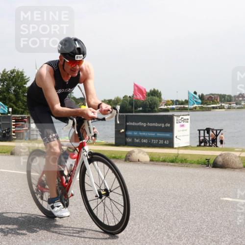 21.06.2025 - 27. Vierlanden-Triathlon H.Heesch http://msf.ph/oto/8000905 15.06.2025 11:43:20 Radfahren 637, 741, 810 meine-sportfotos.de