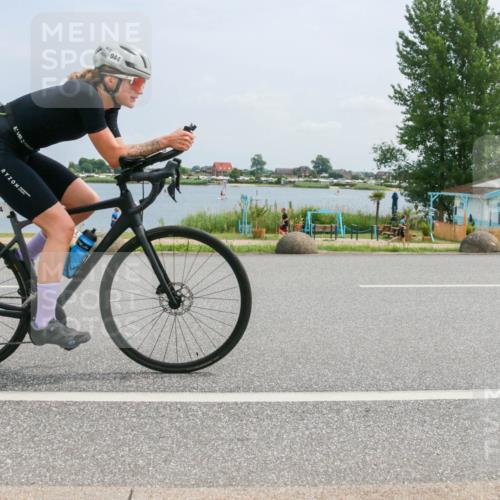 21.06.2025 - 27. Vierlanden-Triathlon H.Heesch http://msf.ph/oto/8000913 15.06.2025 12:34:36 Radfahren 891, 944, 1009, 1010, 1011, 1012, 1013 meine-sportfotos.de