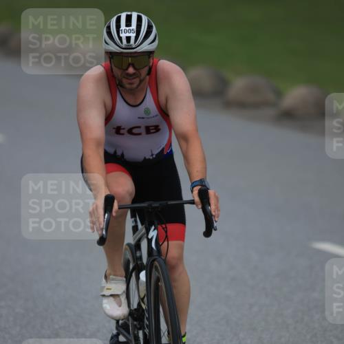 21.06.2025 - 27. Vierlanden-Triathlon H.Heesch http://msf.ph/oto/8000937 15.06.2025 12:37:09 Radfahren 904, 930, 1005 meine-sportfotos.de