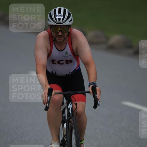 21.06.2025 - 27. Vierlanden-Triathlon H.Heesch http://msf.ph/oto/8000955 15.06.2025 12:37:09 Radfahren 904, 930, 1005 meine-sportfotos.de