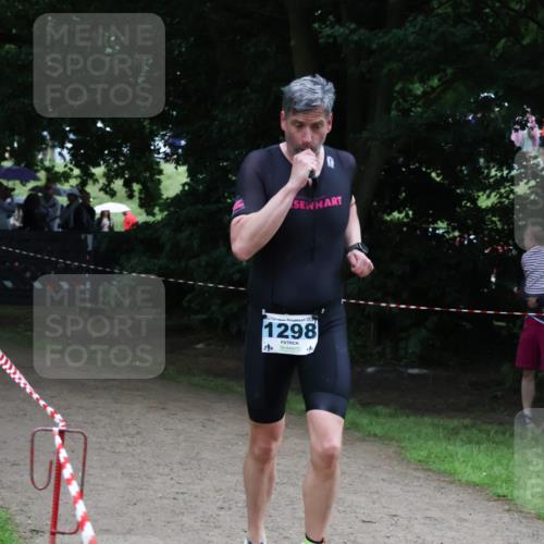 21.06.2025 - 27. Vierlanden-Triathlon Lena Gebhardt http://msf.ph/oto/8000999 15.06.2025 14:04:02 Laufen 202, 1298 meine-sportfotos.de