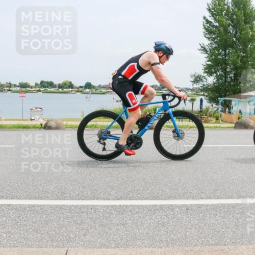 21.06.2025 - 27. Vierlanden-Triathlon H.Heesch http://msf.ph/oto/8001000 15.06.2025 12:34:47 Radfahren 912, 1019, 1020, 1022, 1023, 1073, 1074, 1075, 1076 meine-sportfotos.de