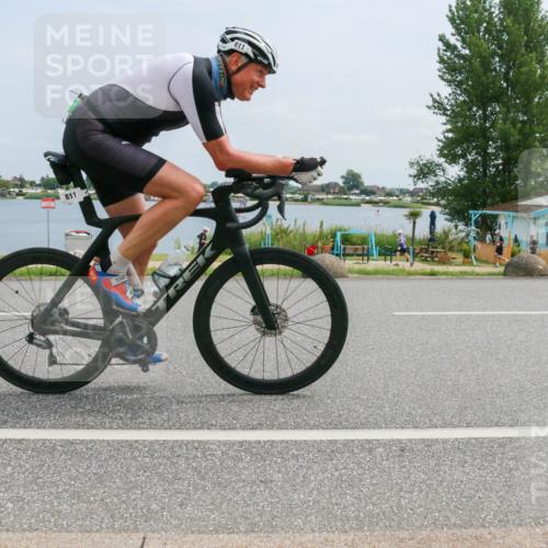 21.06.2025 - 27. Vierlanden-Triathlon H.Heesch http://msf.ph/oto/8001027 15.06.2025 12:34:59 Radfahren 811, 1014, 1015, 1016, 1017, 1018 meine-sportfotos.de