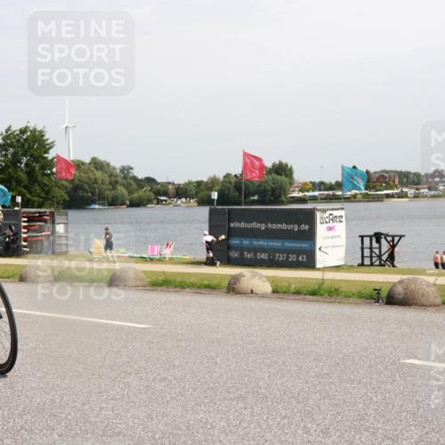 21.06.2025 - 27. Vierlanden-Triathlon H.Heesch http://msf.ph/oto/8001032 15.06.2025 11:43:33 Radfahren 686, 727, 844, 855 meine-sportfotos.de