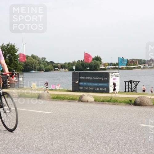 21.06.2025 - 27. Vierlanden-Triathlon H.Heesch http://msf.ph/oto/8001059 15.06.2025 11:43:38 Radfahren 686, 714, 731, 844, 855 meine-sportfotos.de