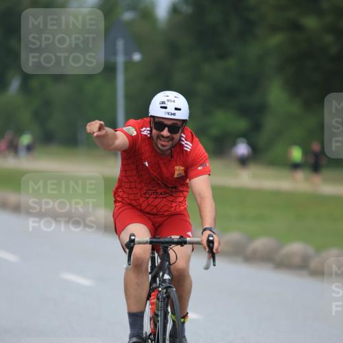 21.06.2025 - 27. Vierlanden-Triathlon H.Heesch http://msf.ph/oto/8001061 15.06.2025 12:37:54 Radfahren 858, 879, 954 meine-sportfotos.de