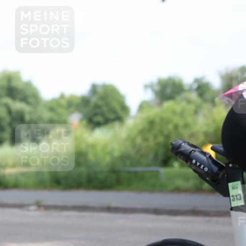 15.06.2025 - 7 Türme Triathlon Yannick Fuchs http://msf.ph/oto/8001100 15.06.2025 12:26:28 Radfahren 339, 438, 550, 573 meine-sportfotos.de