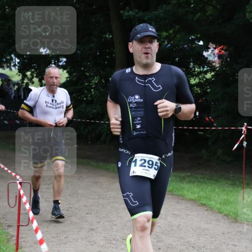 21.06.2025 - 27. Vierlanden-Triathlon Lena Gebhardt http://msf.ph/oto/8001103 15.06.2025 14:04:40 Laufen 1295, 4 meine-sportfotos.de