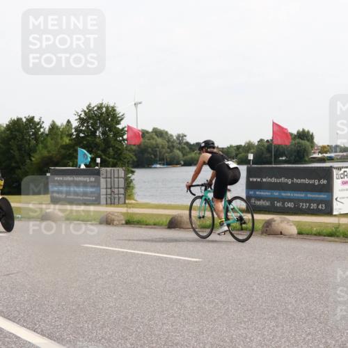 15.06.2025 - 27. Vierlanden-Triathlon H.Heesch http://msf.ph/oto/8001119 15.06.2025 10:28:05 Radfahren 73, 94, 217, 485 meine-sportfotos.de