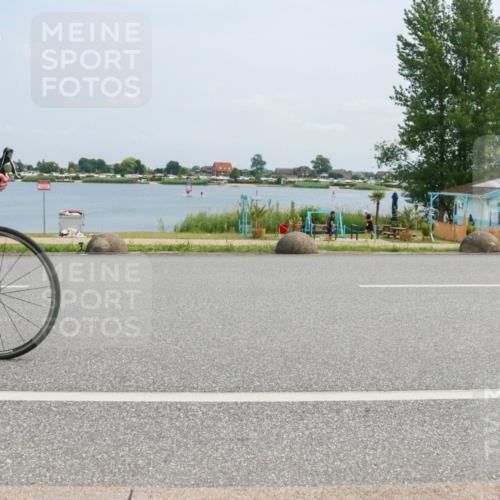 21.06.2025 - 27. Vierlanden-Triathlon H.Heesch http://msf.ph/oto/8001122 15.06.2025 12:35:11 Radfahren 672, 720 meine-sportfotos.de