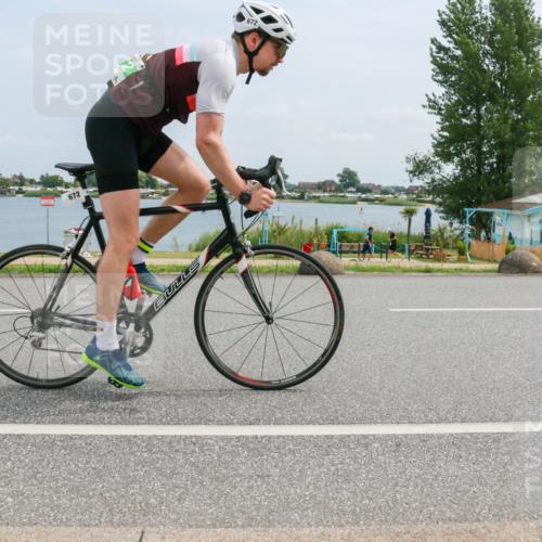 21.06.2025 - 27. Vierlanden-Triathlon H.Heesch http://msf.ph/oto/8001131 15.06.2025 12:35:11 Radfahren 672, 720 meine-sportfotos.de