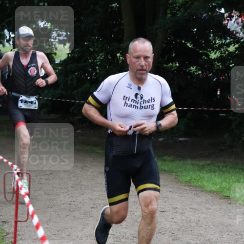21.06.2025 - 27. Vierlanden-Triathlon Lena Gebhardt http://msf.ph/oto/8001136 15.06.2025 14:04:41 Laufen  meine-sportfotos.de