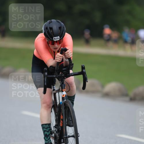 21.06.2025 - 27. Vierlanden-Triathlon H.Heesch http://msf.ph/oto/8001145 15.06.2025 12:38:00 Radfahren 858, 879, 1021 meine-sportfotos.de