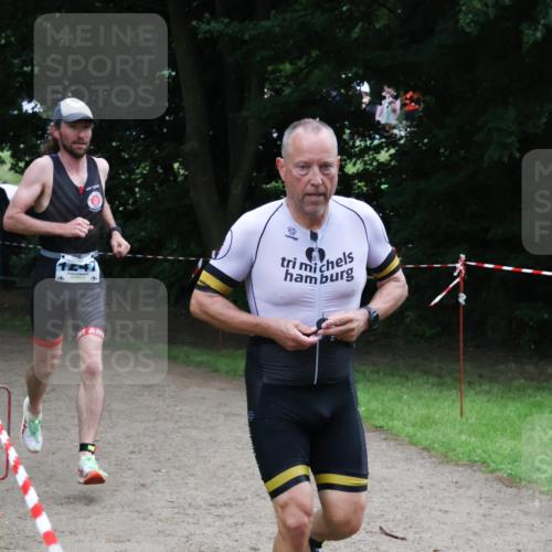 21.06.2025 - 27. Vierlanden-Triathlon Lena Gebhardt http://msf.ph/oto/8001151 15.06.2025 14:04:42 Laufen  meine-sportfotos.de