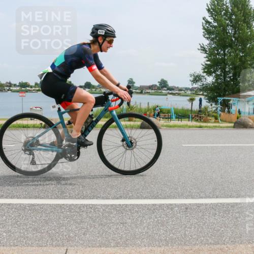 21.06.2025 - 27. Vierlanden-Triathlon H.Heesch http://msf.ph/oto/8001165 15.06.2025 12:35:21 Radfahren 920 meine-sportfotos.de