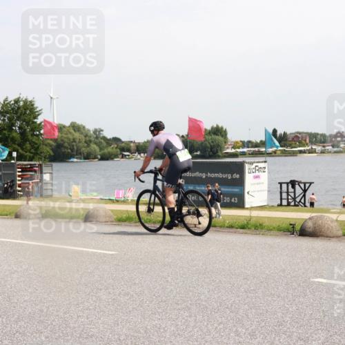 21.06.2025 - 27. Vierlanden-Triathlon H.Heesch http://msf.ph/oto/8001176 15.06.2025 11:44:02 Radfahren 820, 837 meine-sportfotos.de