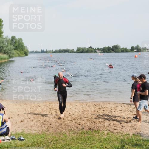 21.06.2025 - 27. Vierlanden-Triathlon MichiJ http://msf.ph/oto/8001240 15.06.2026 10:04:22 Schwimmen 416, 426, 453, 464 meine-sportfotos.de