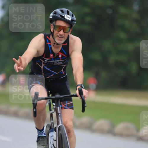 21.06.2025 - 27. Vierlanden-Triathlon H.Heesch http://msf.ph/oto/8001242 15.06.2025 12:38:29 Radfahren 804, 980, 1029, 1030, 1031, 1032, 1033 meine-sportfotos.de