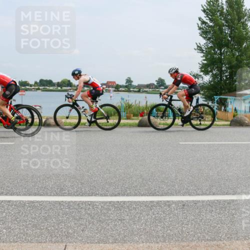 21.06.2025 - 27. Vierlanden-Triathlon H.Heesch http://msf.ph/oto/8001263 15.06.2025 12:35:57 Radfahren 960, 1069, 1070, 1071, 1072 meine-sportfotos.de