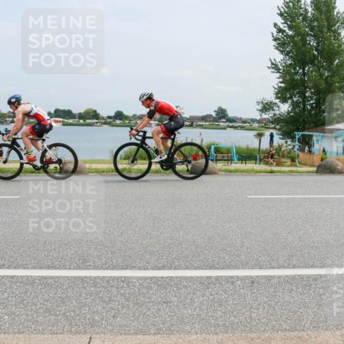 21.06.2025 - 27. Vierlanden-Triathlon H.Heesch http://msf.ph/oto/8001275 15.06.2025 12:35:57 Radfahren 960, 1069, 1070, 1071, 1072 meine-sportfotos.de