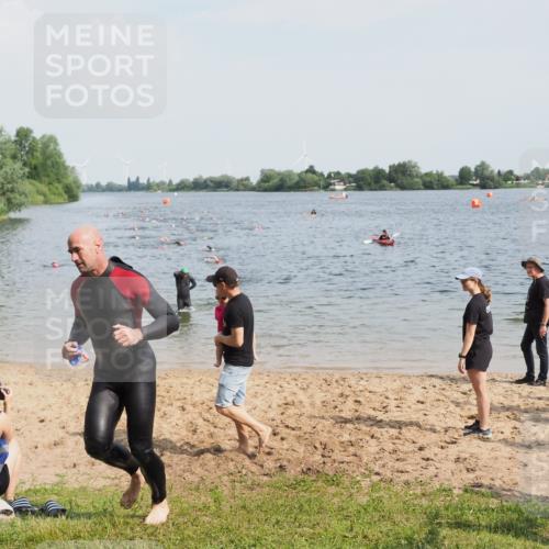 21.06.2025 - 27. Vierlanden-Triathlon MichiJ http://msf.ph/oto/8001282 15.06.2026 10:04:25 Schwimmen 416, 426, 453, 464 meine-sportfotos.de