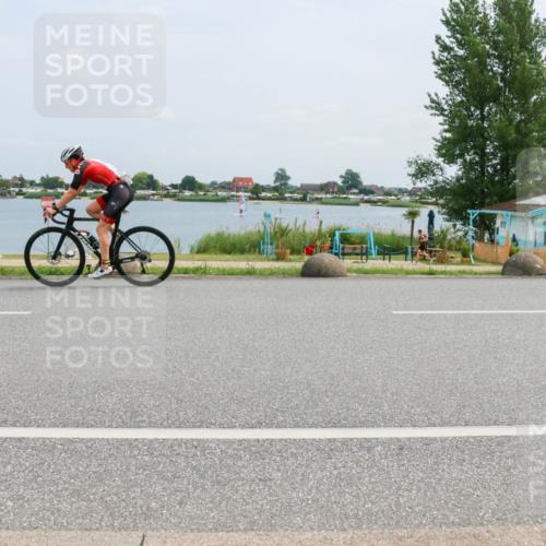 21.06.2025 - 27. Vierlanden-Triathlon H.Heesch http://msf.ph/oto/8001289 15.06.2025 12:35:57 Radfahren 960, 1069, 1070, 1071, 1072 meine-sportfotos.de