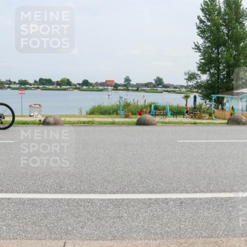 21.06.2025 - 27. Vierlanden-Triathlon H.Heesch http://msf.ph/oto/8001297 15.06.2025 12:35:57 Radfahren 960, 1069, 1070, 1071, 1072 meine-sportfotos.de