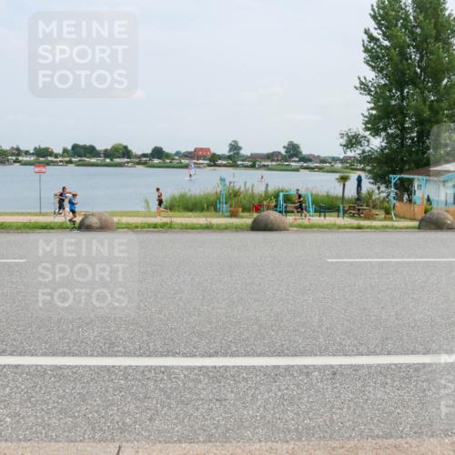 21.06.2025 - 27. Vierlanden-Triathlon H.Heesch http://msf.ph/oto/8001302 15.06.2025 12:36:01 Radfahren 960, 1069, 1070, 1071, 1072 meine-sportfotos.de