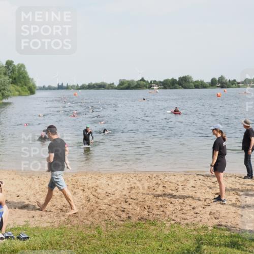 21.06.2025 - 27. Vierlanden-Triathlon MichiJ http://msf.ph/oto/8001304 15.06.2026 10:04:26 Schwimmen 404, 416, 426, 453 meine-sportfotos.de