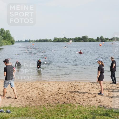 21.06.2025 - 27. Vierlanden-Triathlon MichiJ http://msf.ph/oto/8001317 15.06.2026 10:04:26 Schwimmen 404, 416, 426, 453 meine-sportfotos.de