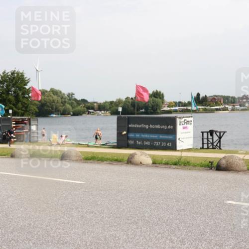 21.06.2025 - 27. Vierlanden-Triathlon H.Heesch http://msf.ph/oto/8001320 15.06.2025 11:44:51 Radfahren 868 meine-sportfotos.de