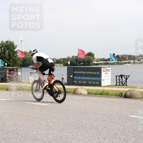 21.06.2025 - 27. Vierlanden-Triathlon H.Heesch http://msf.ph/oto/8001335 15.06.2025 11:44:59 Radfahren 746 meine-sportfotos.de