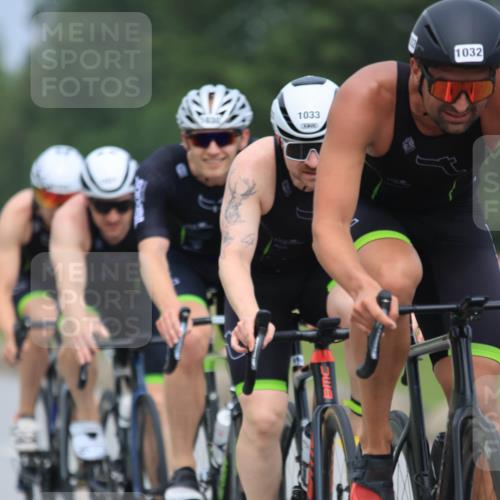 21.06.2025 - 27. Vierlanden-Triathlon H.Heesch http://msf.ph/oto/8001336 15.06.2025 12:38:31 Radfahren 804, 1029, 1030, 1031, 1032, 1033 meine-sportfotos.de