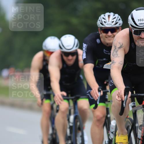 21.06.2025 - 27. Vierlanden-Triathlon H.Heesch http://msf.ph/oto/8001355 15.06.2025 12:38:31 Radfahren 804, 1029, 1030, 1031, 1032, 1033 meine-sportfotos.de