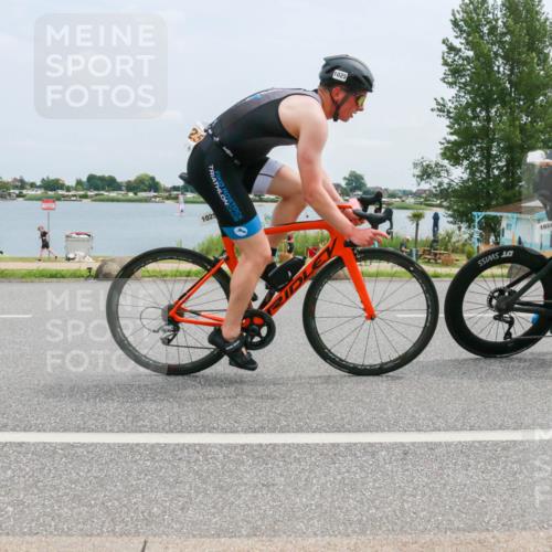 21.06.2025 - 27. Vierlanden-Triathlon H.Heesch http://msf.ph/oto/8001356 15.06.2025 12:36:15 Radfahren 1024, 1025, 1026, 1027 meine-sportfotos.de