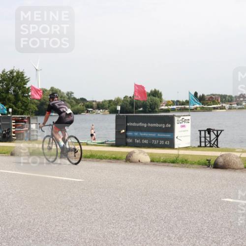 21.06.2025 - 27. Vierlanden-Triathlon H.Heesch http://msf.ph/oto/8001366 15.06.2025 11:45:02 Radfahren 643, 644, 746, 808 meine-sportfotos.de
