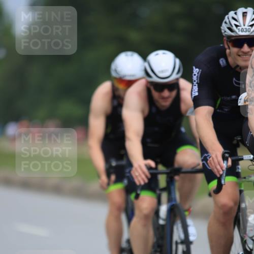 21.06.2025 - 27. Vierlanden-Triathlon H.Heesch http://msf.ph/oto/8001376 15.06.2025 12:38:31 Radfahren 804, 1029, 1030, 1031, 1032, 1033 meine-sportfotos.de