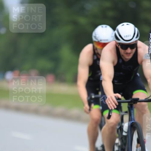 21.06.2025 - 27. Vierlanden-Triathlon H.Heesch http://msf.ph/oto/8001397 15.06.2025 12:38:31 Radfahren 804, 1029, 1030, 1031, 1032, 1033 meine-sportfotos.de