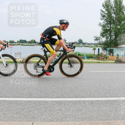 21.06.2025 - 27. Vierlanden-Triathlon H.Heesch http://msf.ph/oto/8001409 15.06.2025 12:37:02 Radfahren 754, 927, 978, 1034, 1035, 1036, 1037, 1038 meine-sportfotos.de