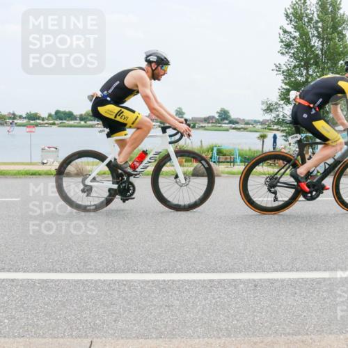 21.06.2025 - 27. Vierlanden-Triathlon H.Heesch http://msf.ph/oto/8001416 15.06.2025 12:37:02 Radfahren 754, 927, 978, 1034, 1035, 1036, 1037, 1038 meine-sportfotos.de